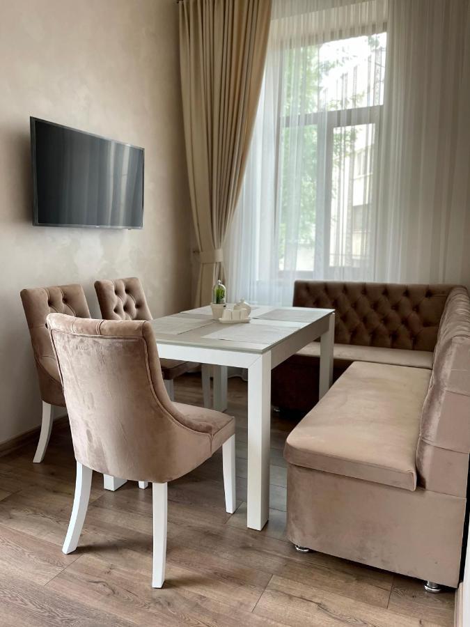 Pride Apartment Lviv Ngoại thất bức ảnh