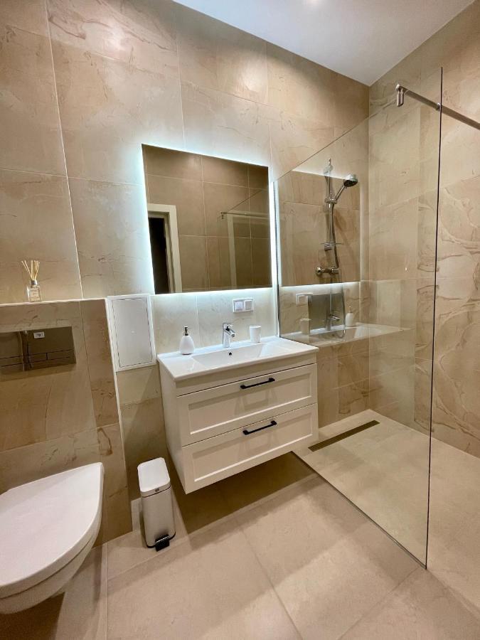 Pride Apartment Lviv Ngoại thất bức ảnh